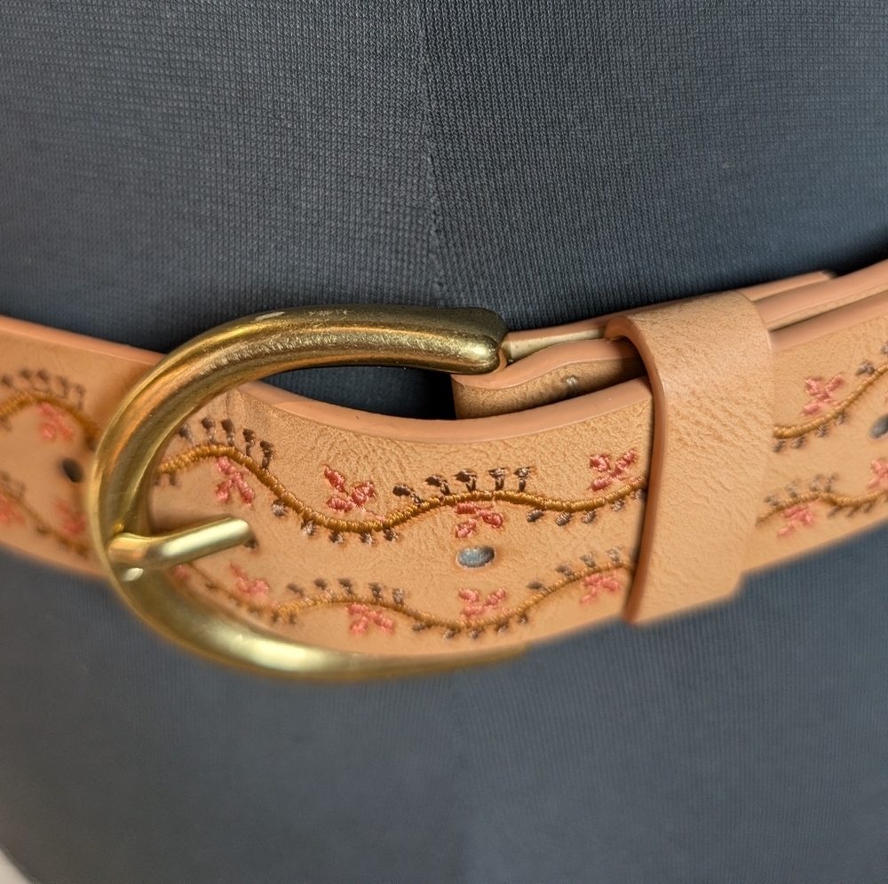 Haute Hippie Tan Vegan Leather Embroidered Belt Size M NWOT - Picture 2 of 6